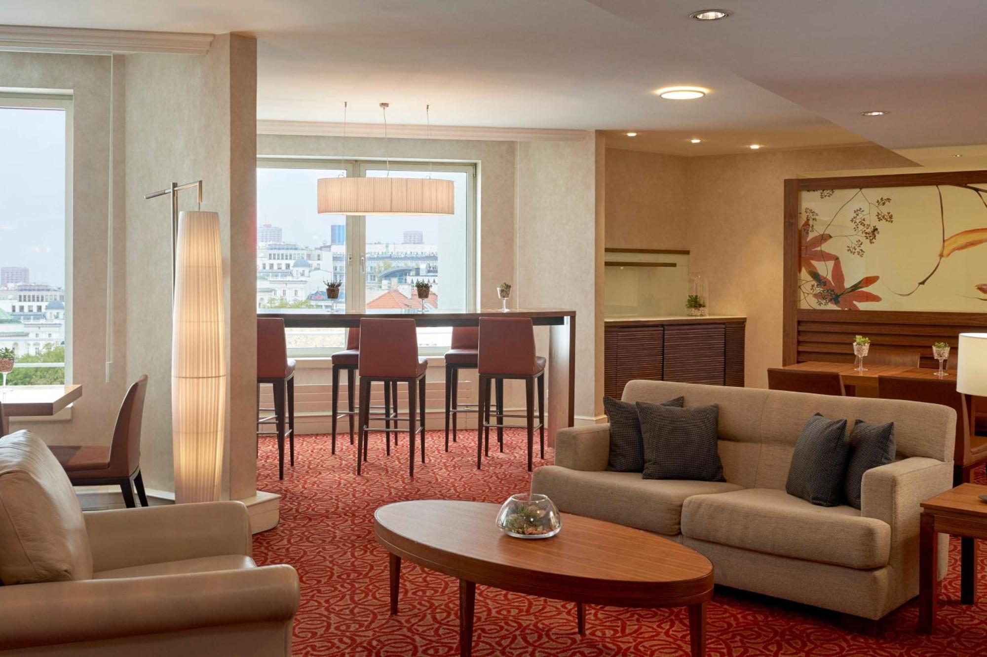 Sheraton Grand Warsaw Exterior photo Club Lounge at the Westin Palace, Brussels