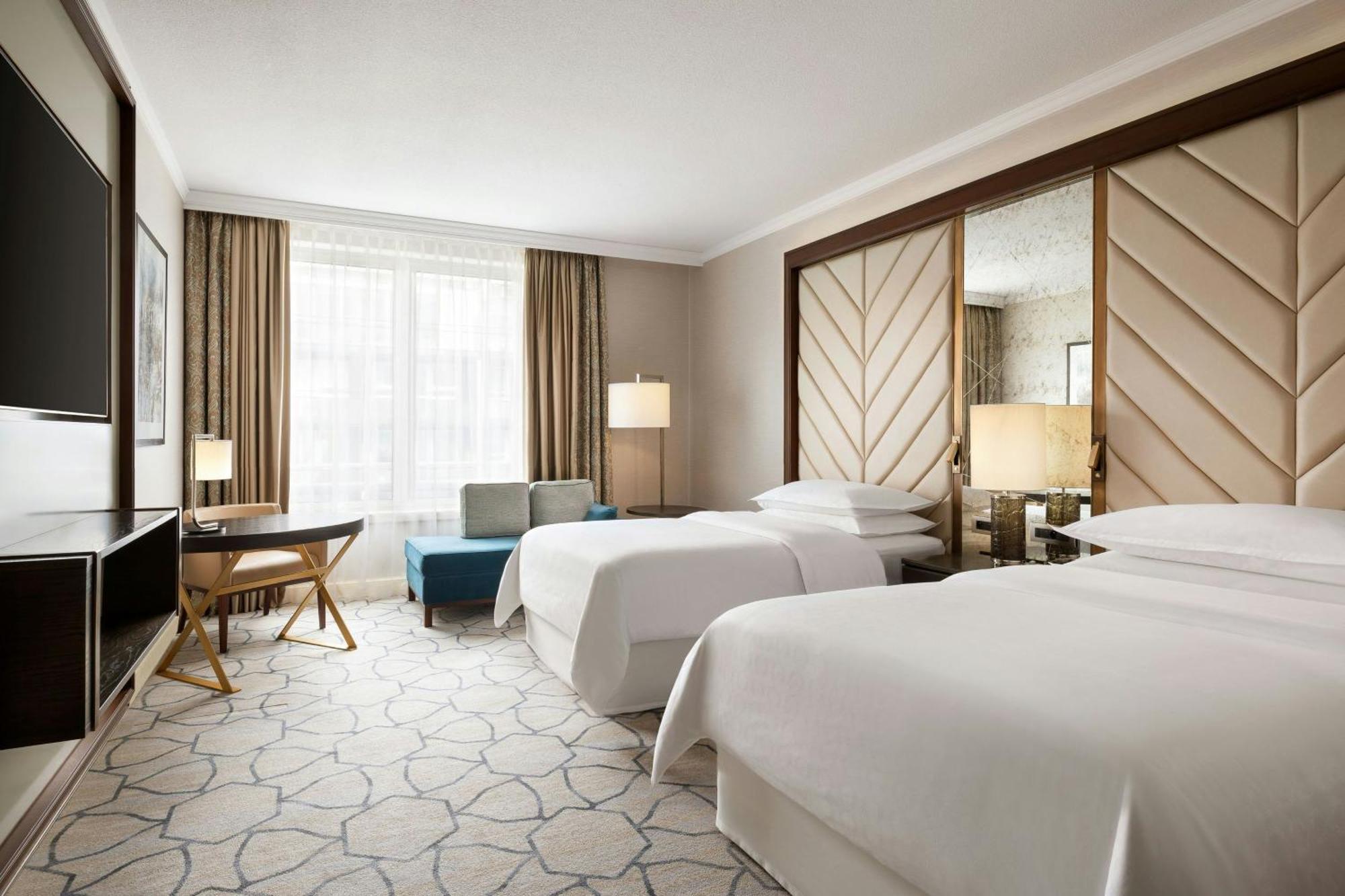 Sheraton Grand Warsaw Exterior photo