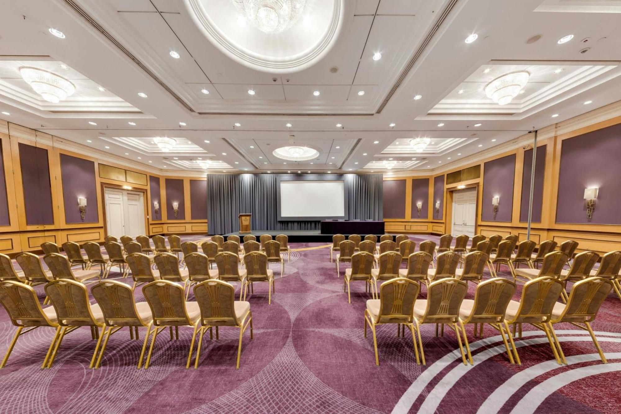 Sheraton Grand Warsaw Exterior photo