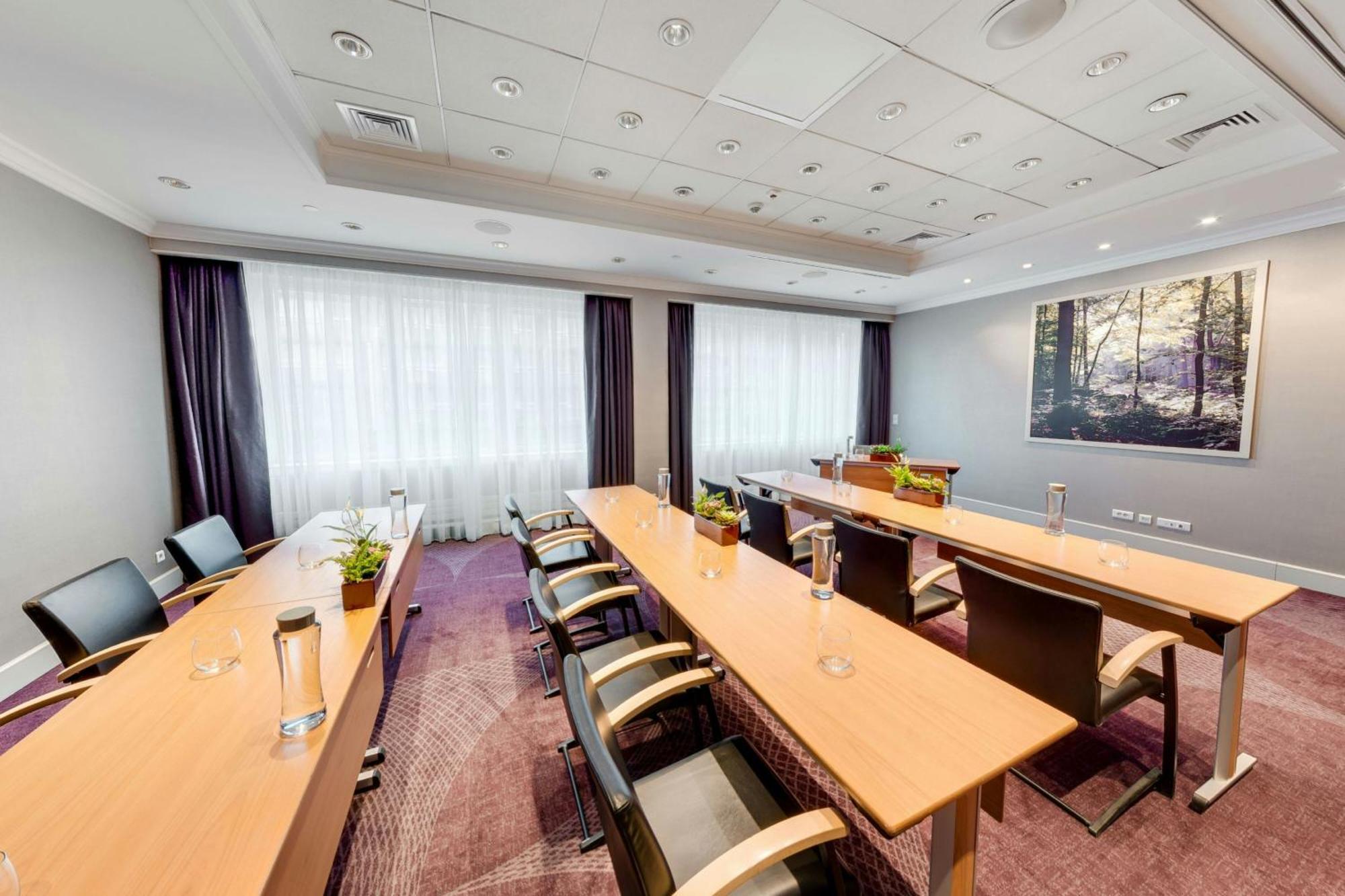Sheraton Grand Warsaw Exterior photo